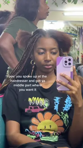 speak up at the hairdresser! 🗣️ #fyp #knotlessbraids #color30 #digitalnomad #travel #medellin #colombia #blackexpat #nycblogger 