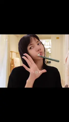 Ganito pala tamang pagtoothbrush Lisa kailangan nasayaw😅 watch Lili's Film on YouTube:Lisa in Paris 🤍 #lisa #lalisa #lisamanoban #lisablackpink #lili #limario #blackpink 