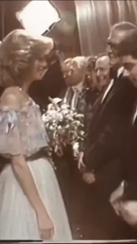 Princess Diana's funny moments when she meets Mr Bean#princessdiana #ladydiana #dianaspencer #princessofwales #mrbean #mrbeancomedy #mrbeanfunny