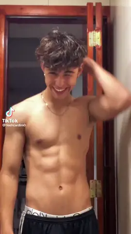 que gato 😍 #homens #fyy #fy #gatos #tiktok #vaiprofycaramba 