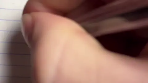 some new one liners ive been working on   #graff #graffiti #graffitiforyou #graffitiart #graffititag #handstyles #fyp #resek #graffititagging #hamdstyler #xyzbcafypシ #graffart #resekgraffiti #resekdfa 