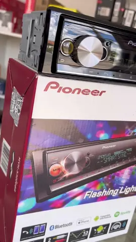 O Media Receiver MVH-X3000BR traz um visual moderno e estiloso para o seu carro e uma série de possibilidades para conexão de dispositivos móveis. Seu design com amplo display com o aplicativo PIONEER SMART SYNC torna a sua operação ainda mais simples e funcional. Esse modelo conta com Bluetooth, para ouvir músicas e também fazer e receber chamadas telefônicas com praticidade e segurança. Você também pode ouvir músicas de fontes como pendrive, smartphone e celulares Andr Rádio AM/ FM ou mesmo outros dispositivos pela entrada auxiliar. O aparelho conta também com o Mixtrax para efeitos sonoros de DJ e com o Flashing Light, no comando de luzes. - Enviamos para todo Brasil 🇧🇷 - Link de compra na bio 💻 - Consulte-nos (31)97231-6368 📲 #supersom #setelagoas #minasgerais #somautomotivo #som 