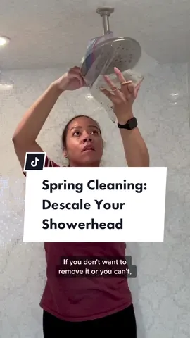 This plastic bag method can get your showerhead sparkling ✨. Learn more through the link in our bio. #springcleaning #cleaningtiktok #CleanTok 