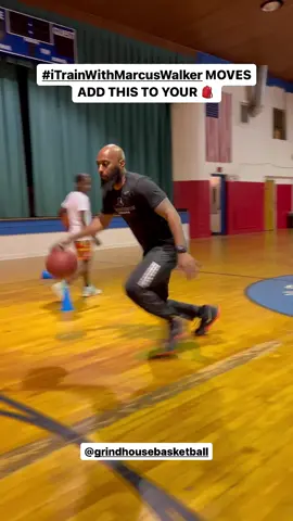 #iTrainWithMarcusWalker MOVES ADD THIS TO YOUR 🎒 #GrindHouseBasketball #iTrainWithMarcusWalker #basketball #basketballtraining #basketballtiktok #fyp #fypシ #training #handles 