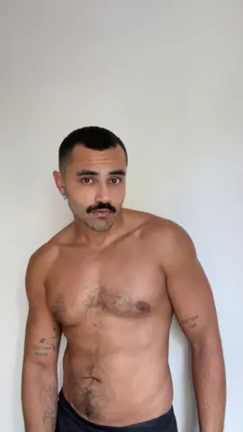 vai no cinema? e essas duas entradas aí? @Milton Luz #cortedecabelomasculino #calvos #cortenareguabrasil #fitnessmotivation 