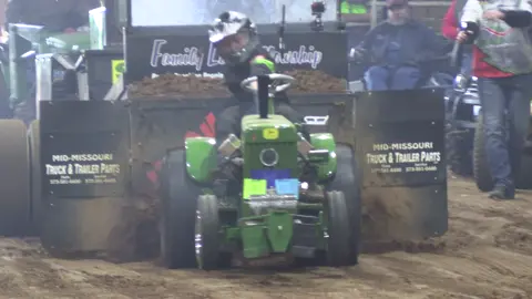 John Deere Garden Tractor!! #gardentractor#tractorpulling #johndeere  #tractor