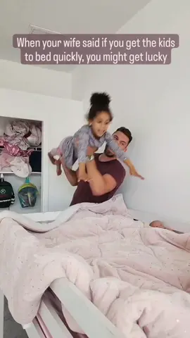 This has to have been the world record for fastest bedtime routine 😮😮😮😮 #relate #relatable #ticktock #lucasandrachael  #fy #fyp #couplestiktok 