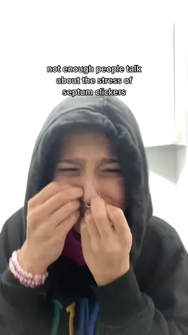 it doesnt hurt but its so scary man and mine is 8g too 😭 #septum #stretchedseptum #8g #altpoc 