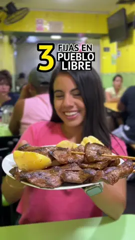 RUTA GASTRONÓMICA EN PUEBLO LIBRE 😋  1. La Norteña - a 1 cuadra del Parque de la Bandera. Ahí probarás unos anticuchos bien servidos acompañado de papá y choclo s/ 34 soles y picarones a s/ 10 soles  2. Gran Parrillada Timbó - este lugar es un clásico con un pollo a la brasa jugoso y con mucho sabor. Nosotros pedimos 1/2 pollo con papas y ensalada a s/ 26 soles  3. Antigua Taberna - este point es tradición e historia y aquí sí o sí tienes que probar su Butifarra a s/ 18  Estos son mis favoritos de Pueblo Libre y como siempre #LaCombinaciónPerfecta de todas mis comidas es una rica @Inca Kola  heladita 🤤  #parati #lima #comidaperuana 