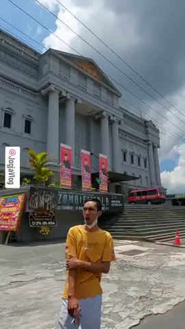 Sleman City Hall (SCH), Denggung Sleman. Siapa pernah ngemall di sini?  . #jogjavlog #jogja #jogja24jam #yogyakarta #jogjakarta #indonesia #dailyvlog  #fyp #fypシ #foryou #videoviral #explorejogja #vlogjalanjalan 