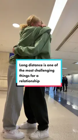 It will work out!!🫶🏼 #wlw #fyp #fy #foryou #lesbiancouple #lgbtq #lesbiansoftiktok #longdistance #longdistancereunion #fürdich #fernbeziehung #longdistancerelationship #abschied #heulen 