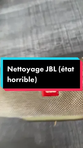 Je nettoie de FOND EN COMBLE cette JBL qui était dans un état horrible 🥴 Je la réparerais dans la Partie 2 ! 😌 #pourtoi #pov #foryou #foryoupage #samtoz #kraka #nettoyage #action #réparation #repair #cleaning #CleanTok #jbl #jblcharge3 #teardown #sonviral #techniques #tips #fyp 