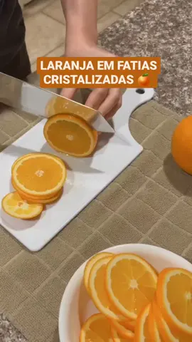 🍊 Reveita de Laranja em fatias CRISTALIZADA *Ingredientes: - 2-3 laranjas (cerca de 450g) - 300 gramas (10,5 onças) de açúcar granulado - 235ml (8 onças) de água - Chocolate meio amargo (opcional)  👉Instruções: - Lave as laranjas com água. Esfregue as laranjas com sal e bicarbonato de sódio para remover os resíduos químicos e depois lave com água novamente. - Corte as laranjas em fatias - Despeje a água em uma panela. Adicione as rodelas de laranja. Certifique-se de que a água os cubra. Leve ao fogo alto e deixe ferver por 15 minutos. Escorra e repita o processo mais 1-2 vezes.  👉Mergulhe as fatias de laranja com açúcar em uma panela por 2-4 horas até que o açúcar se transforme em uma calda clara. Adicione água na panela até cobrir as fatias de laranja - Cozinhe em fogo baixo por 60-90 minutos até que fiquem transparentes. - Deixe essas fatias de laranja cristalizadas em um rack. Deixe-os secar ao ar em local fresco e seco por 1-2 dias ou seque-os no forno a 100C ou 200F em 20-30 minutos - As balas devem ser crocantes, mastigáveis ​​e doces com sabor cítrico. - (opcional) Mergulhe no chocolate amargo derretido. . Salve pra fazer e deixe seu ❤️ nos comentários, incentiva muito a continuar trazendo conteúdo assim. Gostou da receita? Vai fazer?  Não esquece de me seguir @gabi.receitasfitness  . . . Creditos: gabi.receitasfitness • • • • • • . . #emagrecimentocerto #receitaspravoce #emagrecimentonatural #emagrecercomsaúde #codigoemagrecerdevez #secavaca #emagrecimento #perdebarriga #saudealimentar #emagrecerfacil #receitasfit #emagreceraqui #dicasfitness #foconadieta #emagreçajá #emagreçarapido #emagrecersemdieta #eliminargordura #emagreça #alimentaçaosaudavel #almoçofit #comidalowcarb #Fitness #saudamental #perderpeso #nutrindo