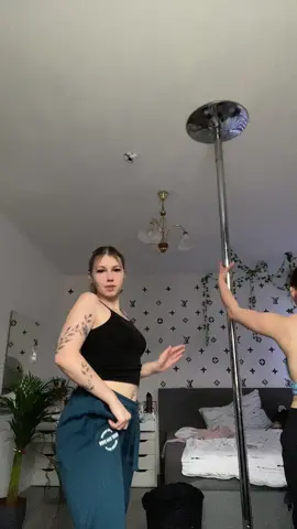 Jo Whats Up @dnb.nini ❤️ #fyp #dance #foryou #whatsup   