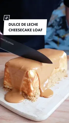 DULCE DE LECHE CHEESECAKE LOAF 😍 Would you grab a slice? #dessert #cheesecake #food 