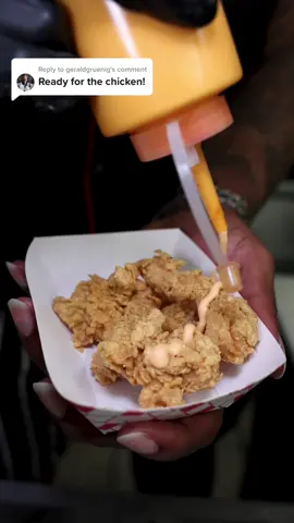Replying to @geraldgruenig Discover the Best Kept Secret of New Orleans: The Ultimate Chicken Bites These #monificent chicken bites are made by @siratacos . Here at the @courtyardbrew ! How many are you eating?  #onetimeinnola #nola300 #onlylouisiana #showmeyournola #iheartnola #igersnola #itsyournola #wherenoladrinks #wherenolaeats #nolafoodie #nolaeats #nolafood #nolalife #visitneworleans #chickenbites 