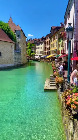 Ville coup de ❤️, et vous ? #Love #travel #holidays #paysage #paysagemagnifique #eauclaire #nofilter #chill #vacancescouple #family #travelactivities #annecy #france #goodplace #Summer 