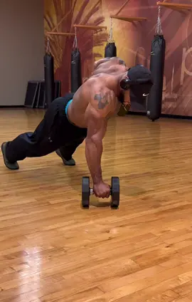 Plank DB Rows This exercise trains your Upper Back, Lats, and Core #fyp #backday #fit #gym #motivation #trending #viral #workout #fit #muscles #lift #everyday #backworkout #fearless #strong #mindset #warrior #core #coretraining #workout #workoutchallenge 