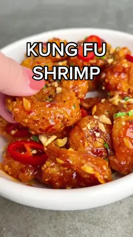 Kung fu shrimp is fried crunchy and tossed in sticky, sweet, tangy, and spicy sauce. #shrimprecipe #friedshrimp #bangbangshrimp #volcanoshrimp #firecrackershrimp #easydinnerideas #easymealideas 