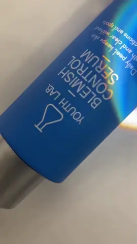 Ο όρο απολέπισης που χρειάζεσαι καθημερινα💙 @youthlabskincare  #fy #fyp #fypシ #pharm24gr #pharm24loveyourself #loveyourself #youthlab #blemishcontrol #face #faceserum #faceroutine #routine 