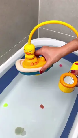 Bé vịt vàng đẹp trai #beyeu #xh #bevui #dochoitreem #dochoinhatam #mevabe 