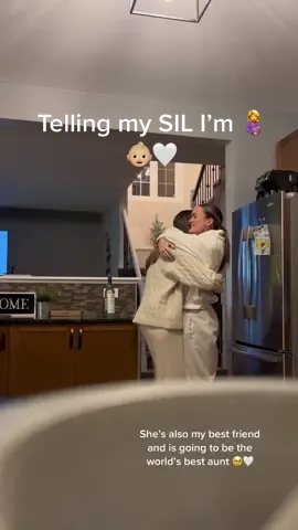 Telling my sister in law im pregnant 🥹🤍 #pregnancyannouncement #babytiktok #2023baby #babyannouncement 