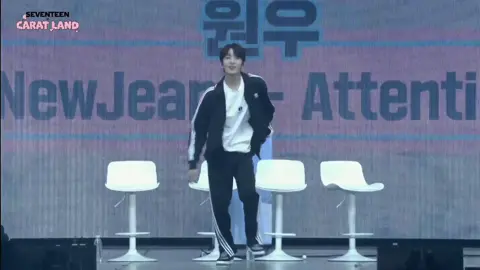 230312 caratland day 3 - wonwoo dancing to new jeans' attention 😍 so cuteeee 🥰🥰 #wonwoo #원우 #seventeen #seventeen17_official #세븐틴 #carat #caratland2023 