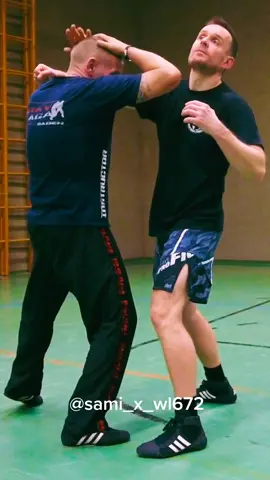 Self Defense Technique SAMI-X Krav Maga  #samibaden #kravmaga #selbstverteildigung #selfdefense #combat #fouryoupage #fyp #selfdefence_technique #selfdefensetips #kravmagatraining 
