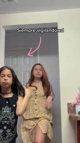 Nunca estamos solas xd  #fyp #parati #hoymepuselindaparaverte #keniaos #keninis 