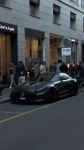 BENZ👑🤌                                                             #amgking #mercedes #mercedesbenz #mercedesamggtblackseries #gtblackseries #blackseries #amg #cartiktok #edit #goviral #fy #fyp #perte #fyyyyyyyyyyyyyyyy #supercar #hypercar #milano #italy #kosovoisserbia 