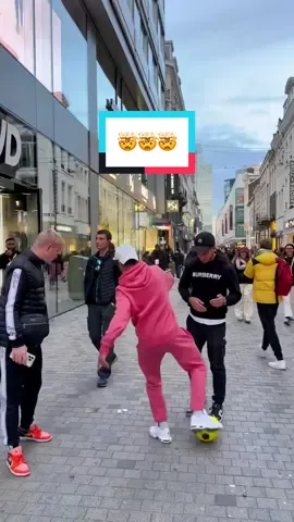 il m’a eu @mehdi_amri_10 🤦🏻‍♂️💔  . - #brussel #mdr #petitpont #footballtiktok #tiktokbelgium 