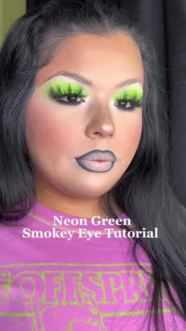 Its giving shego vibes 🧪🍀💚🖤 #makeuptutorial #makeupartist #makeup #greeneyeshadow #grwm #foryoupage 