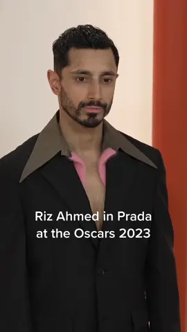 A collar that’s gonna take you places = unlimited rizz.  #Oscars2023 #RizAhmed #Oscars #Prada