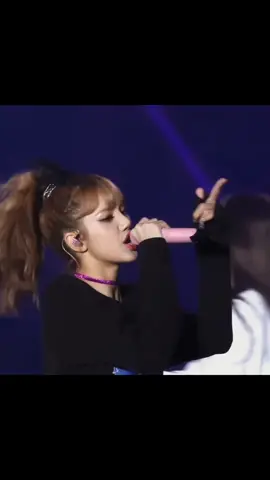 please let the blonde lisa era come back @.Lisa 😔🙏🏻     #lisa #lalisa #lalisamanoban #lisafancam #blackpink #blackpinkvideo #blackpinkfancam  #fyp #fypシ #foryoupage #jensluver 