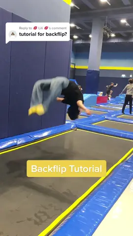 Replying to @💋 Lili 💋  Unser FlipInstructor Caleb erklärt euch wie er einen Backflip beibringt🥳 Welches Tutorial hättet ihr gern als Nächstes? 👇 #fliplab #fliplabwien #fliplabwienmillenniumcity #trampolinetricks #backflip #backfliptutorial #trampolinepark #trampolinhalle #fyp #trending #viral 