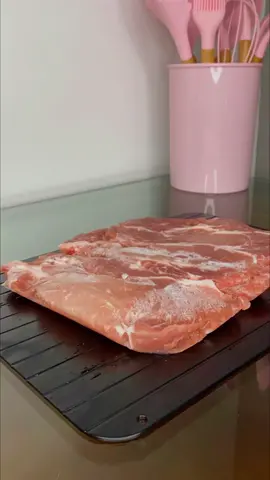 Útil ou inútil? 🧐 A famosa tábua de descongelar carne aqui do TikTok 👀 #AliExpressBR  #AliLovers  #AchadinhosDoAli  #Cozinha  #Utilidades  #DicasDeCasa
