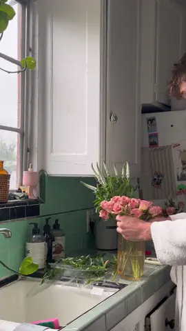 morning reset 🧽💐 #morningroutine #asmr #grwm 