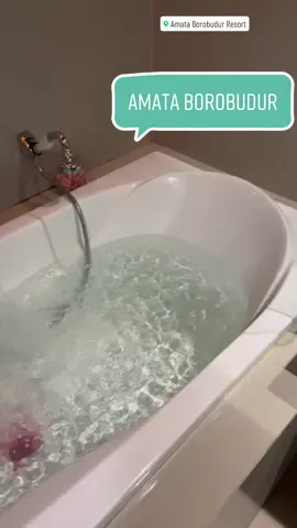 One of nice bathtub #bathtub  #bathtubtime  #bathtubscene #bathbomb  #hotelborobudur  #borobudurresort  #hotelmagelang #workhardplayhard #exploremagelang #exploreborobudur #hotelcia