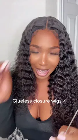 And yes you can see the lace…. Its a wig 😂🤷🏽‍♀️ but still 🔥 #wiginstall #gluelesswigs #wiginfluencer #amazonwigfinds 