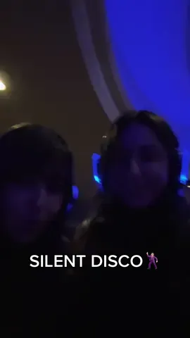 Silent disco went crazyyy  #silentdisco  #squeakyshoes #funny #meme #cruise #springbreak #silentdiscoparty #dancing 