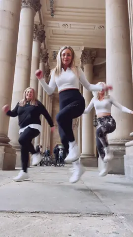 Brother louie with the girls 💃💃 DC: @Lizzie #brotherlouie #shuffledance #shuffling #shuffle #shufflevibes #shuffles #shufflegirls #ukshufflers #fypシ 
