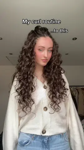 smells so good & no frizz!! #ad Using @Coco & Eve now available at boots #fakebody #cocoandeve #cocoandevepartner #hairroutine #healthyhair #curlyhair 