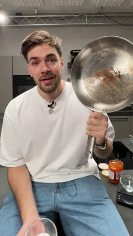 So bekommst du die dreckigste Pfanne wieder sauber 🤯😁 #fy #LifeHack #KitchenHacks