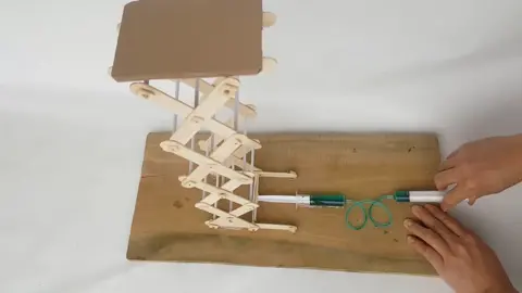 Mô hình đơn giản về cơ cấu thủy lực từ những vật liệu đơn giản #dochoihandmade #dochoichocon #dochoichobeyeu #ngoinhadochoi #dochoisangtao