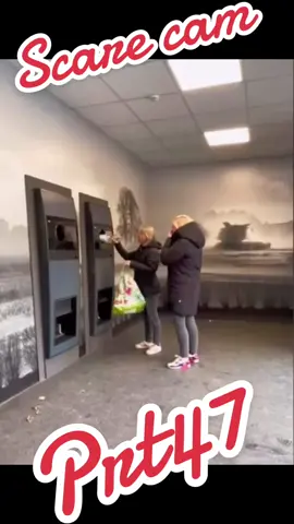 Scare cam prt47#dmd1210800 #foryoupage #fypシ #4you #4yp #4yp #foryourpage #fypage #prank #voorjoupagina #😂🤣 #funny #fy #4u #scareprank #scarecam #fun #4up #😂 thnx 4 watching & 4 all the support 👍👊🥰 is only4 funn😂🤣👊👍❤️