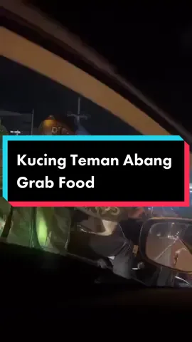 Bagus kucing ni ikut tuan dia cari rezeki 😆 #fyp #viral #2023 #grabfood #kucen #kucing #cat #meow #motor 