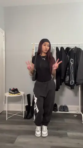 #streetwearoutfits #streetwear #streetwearoutfit #streetwearoutfitideas #streetwearoutfitinspo #outfitinspo #casualoutfits #simpleoutfit #outfutideas #outfitinspo #outfitoftheday #StreetStyle #streetstyleinspo #streetstylefashion #sweatpants 