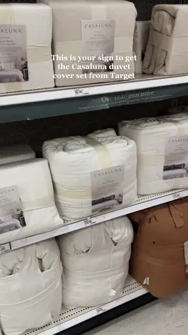 I caved 😅 much needed bedding refresh! Thankful for all the giftcards I recieved from Christmas lol  #targetrun #casalunabedding #beddingrefresh #casalunaduvet #targetfinds #targethaul #cozybedding 