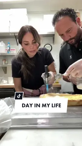 I actully enjoy it too ❤️😍 #adayinmylife #entrepreneur #vegas #mom #vegastiktok #FoodTok #latina #smallbusinessowner #womenowned #momtok #coffeeshop #donutshop 