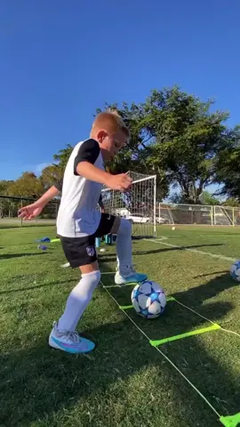 Futgoaltraining/IG working on ⚽️ Ball Mastery Skills ❤️ #quickplaysoccer  #soccertraining #soccertrainingdrills #soccerdrills #soccerkids 